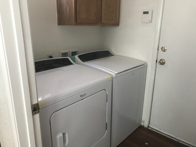 Foto del edificio - 7921 Limbwood Ct
