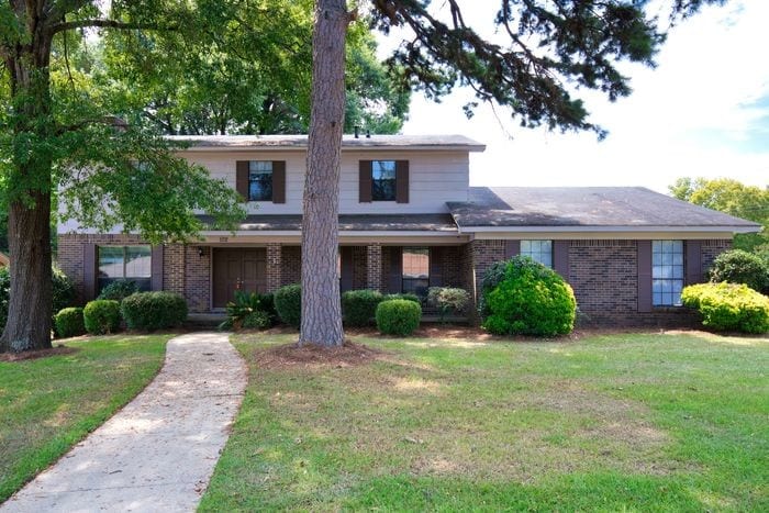 Primary Photo - 5 bedrooms!!!