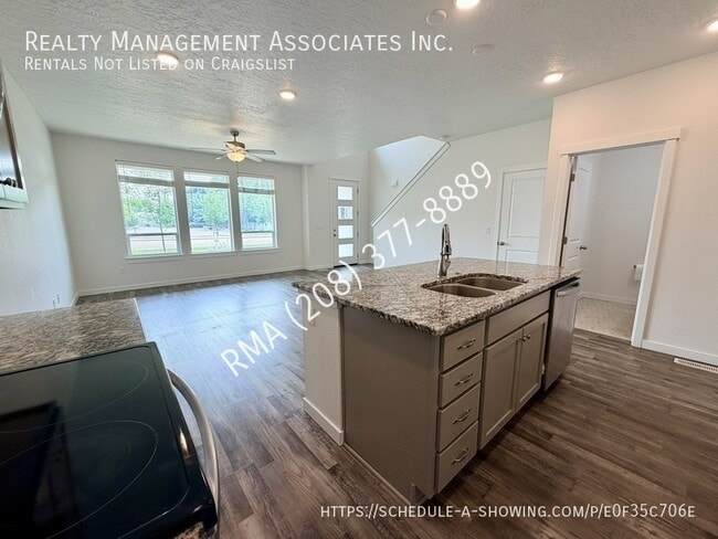 Building Photo - 4719 W Santa Fe Ln