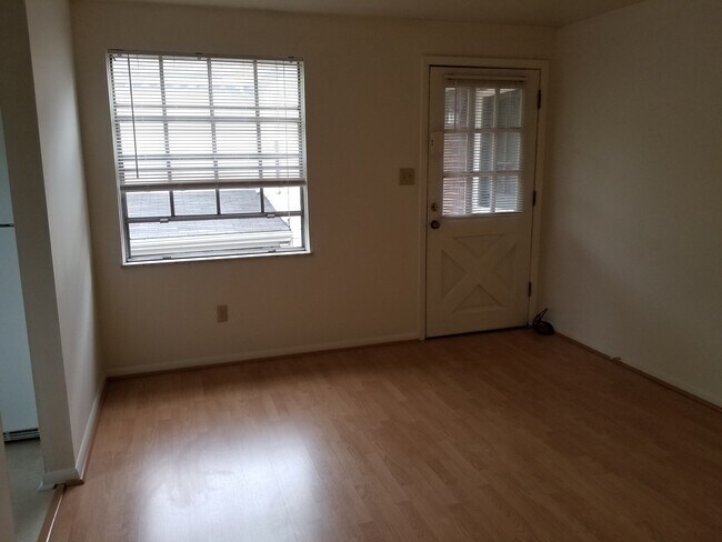 Foto del edificio - 1064 Highland St