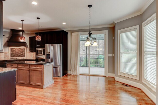 Foto del edificio - FOR RENT- 4-5 BD 3 BA Home - Five Forks