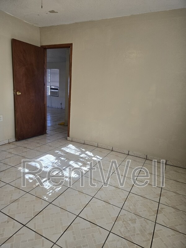 Foto del edificio - 1017 N Main Ave