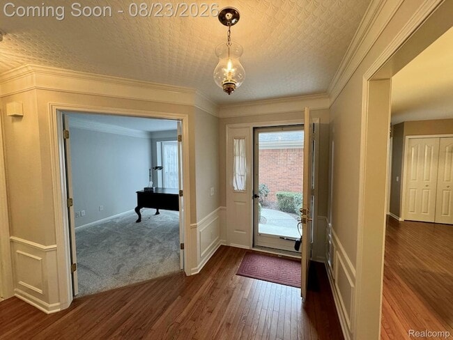 Building Photo - 39494 Village Run Dr