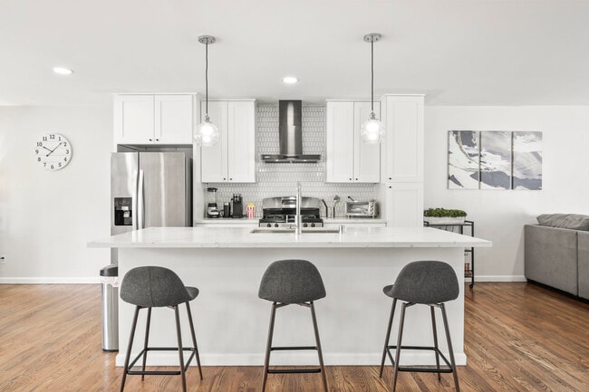 Building Photo - 4625 Glacier Ave