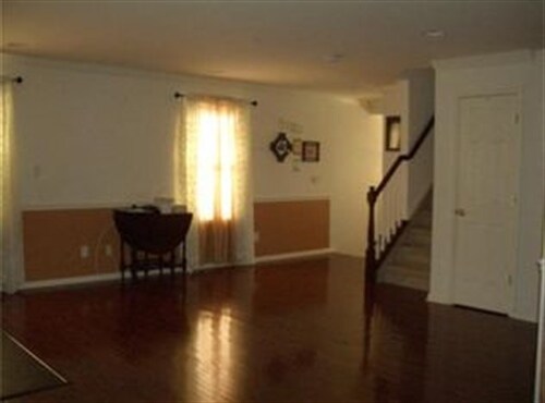Foto del edificio - 1 Raritan Reach Rd