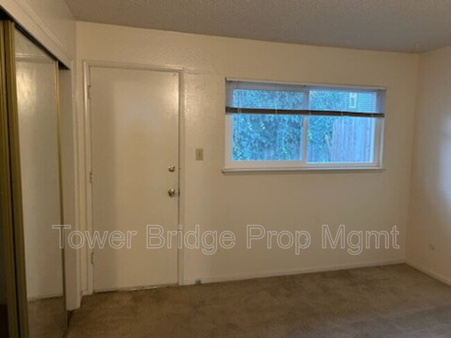 Foto del edificio - 10616 Fair Oaks Blvd