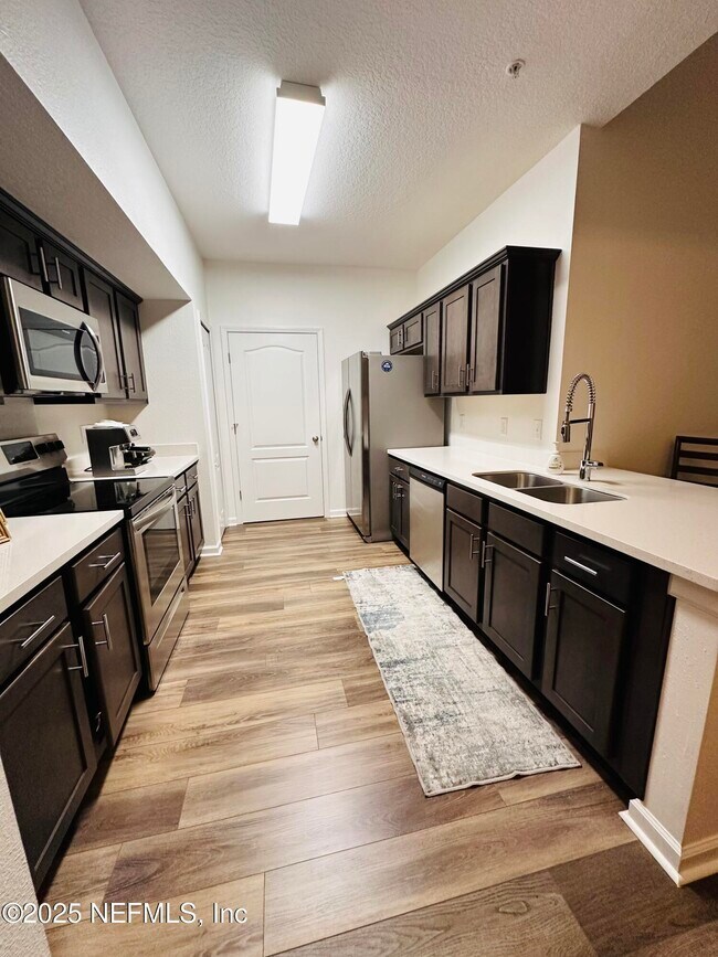 Building Photo - 4966 Key Lime Dr