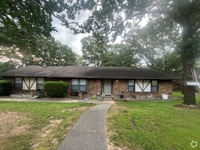 Building Photo - 22 Thornhill Dr