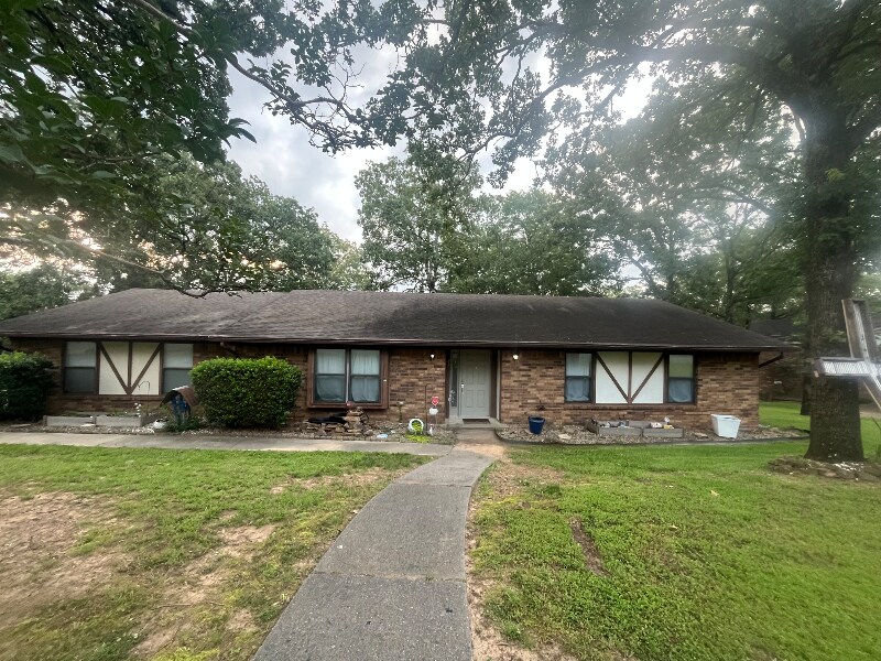 Foto principal - 22 Thornhill Dr