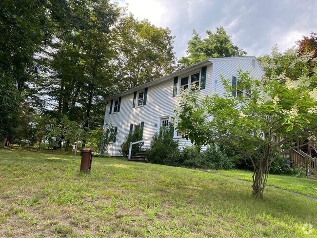 Building Photo - 67 Old County Rd