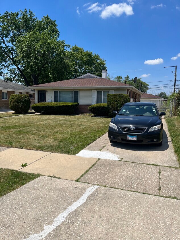 Foto principal - 1312 Greenbay Ave