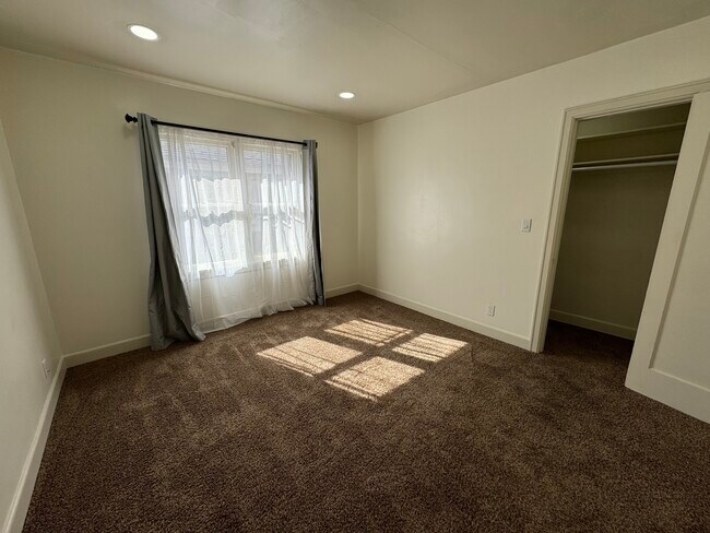 Foto del edificio - 2659 Brinker Ave