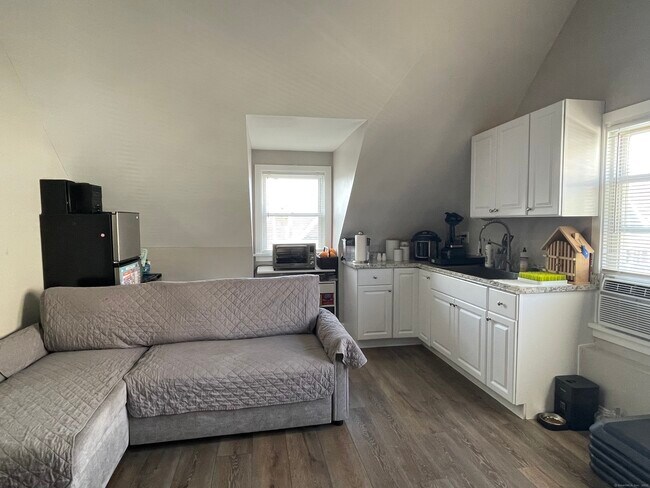 Foto del edificio - 40 Scofield Ave