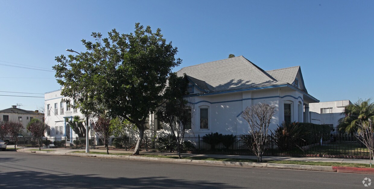 Building Photo - 2307-2313 Congress Ave