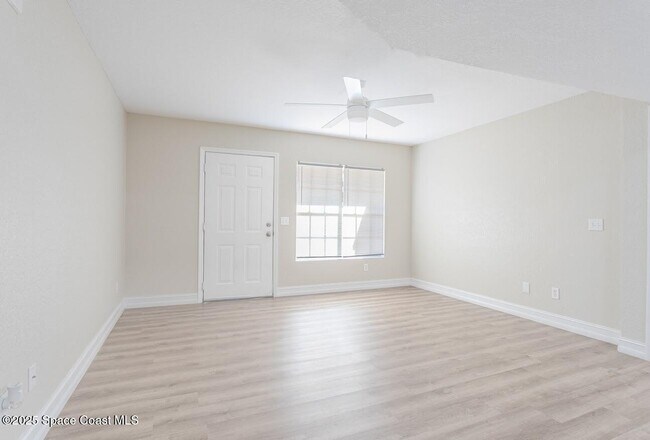 Foto del edificio - 1861 Long Iron Dr