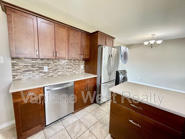 Photo du bâtiment - 315 Prior Rd S