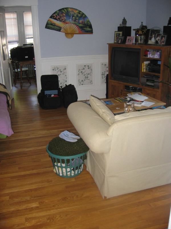 Primary Photo - 24 Oak Square Ave