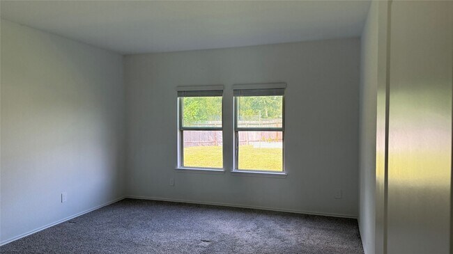 Foto del edificio - 16957 Rich Pines Dr