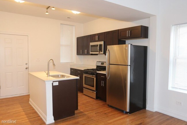 Building Photo - 4915 W Cuyler Ave