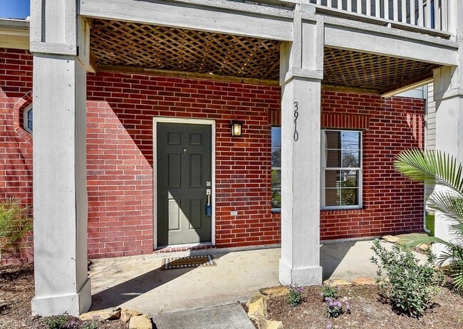 Building Photo - 3910 Mossy Pl Ln