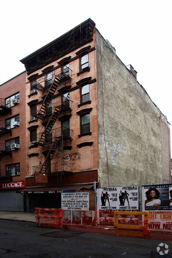 Building Photo - 137 Orchard St