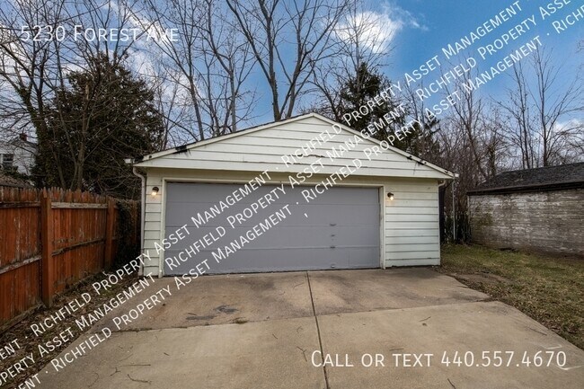 Foto del edificio - 5230 Forest Ave