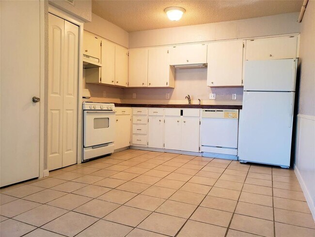 Building Photo - 109 Highland Park Ct