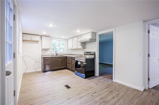 Foto del edificio - 1671 Creek St