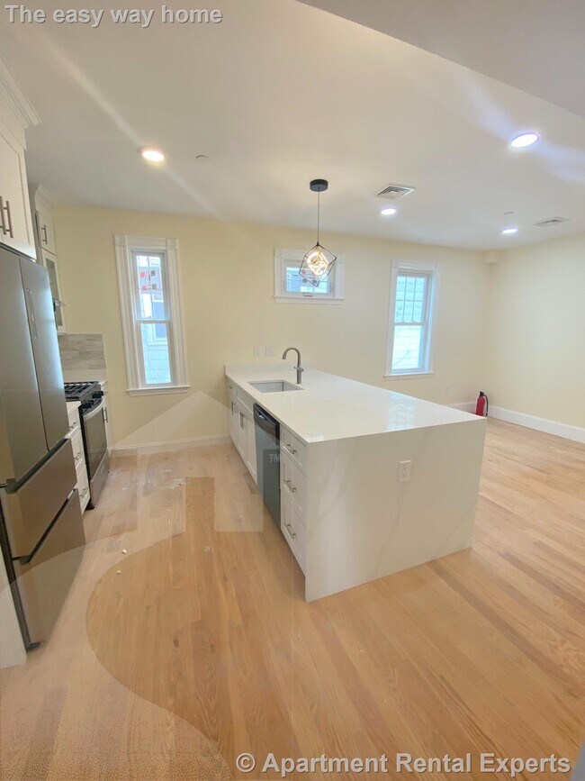 Foto del edificio - 32 Putnam Ave