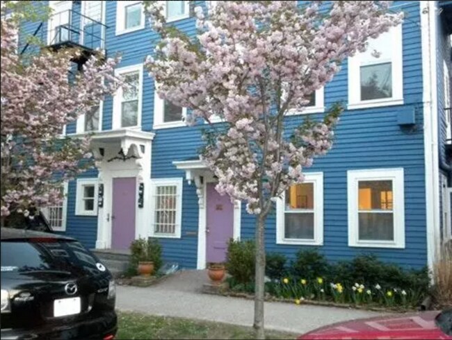 Building Photo - Architect-Restored 1BR at State & Bishop | Renovated Kitchen | In-Unit W/D