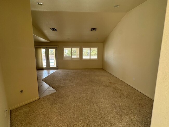 Building Photo - Welcome to this 5 Bedroom 3 Bath Home!