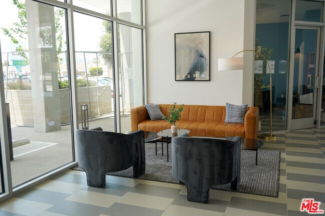 Foto del edificio - 800 S Western Ave