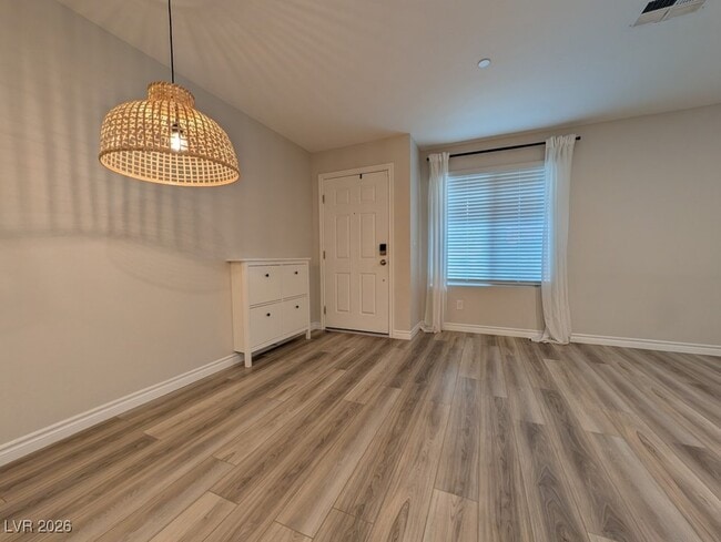 Foto del edificio - 6206 Foxes Dl St