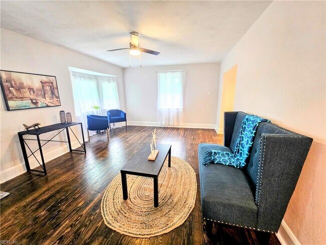 Foto del edificio - 947 Potomac Ave