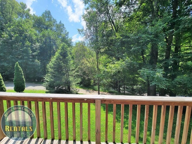 Photo - 3/2 One-Level Living Cabin in A Serene Setting! House