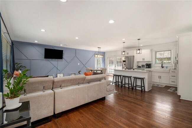 Foto del edificio - 3065 Midway Rd