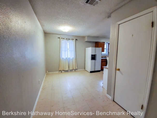 Building Photo - 3 br, 1 bath House - 601 Butler Drive
