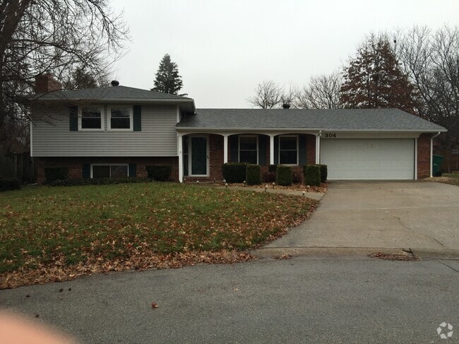 Building Photo - 304 Emily Cir