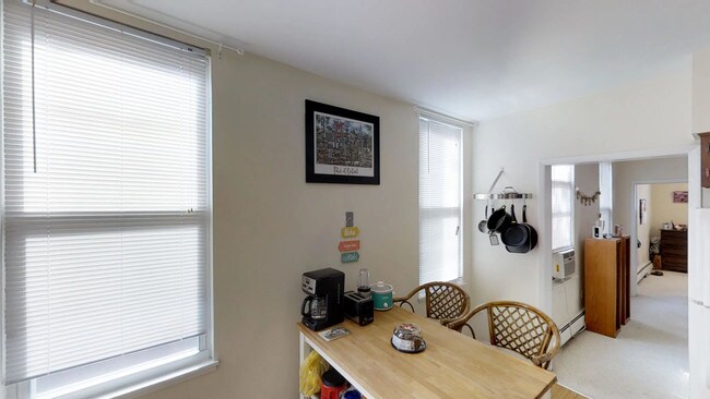 Building Photo - 1001-1003 Parkside Pl