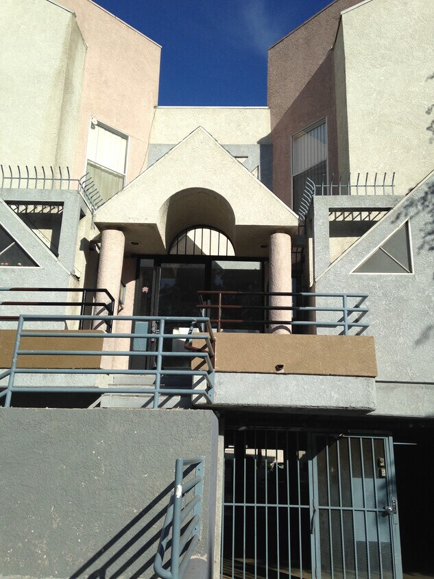 Primary Photo - 13915 W Sherman Way