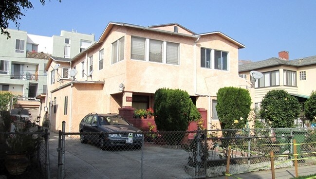Building Photo - 607 N St Andrews Pl