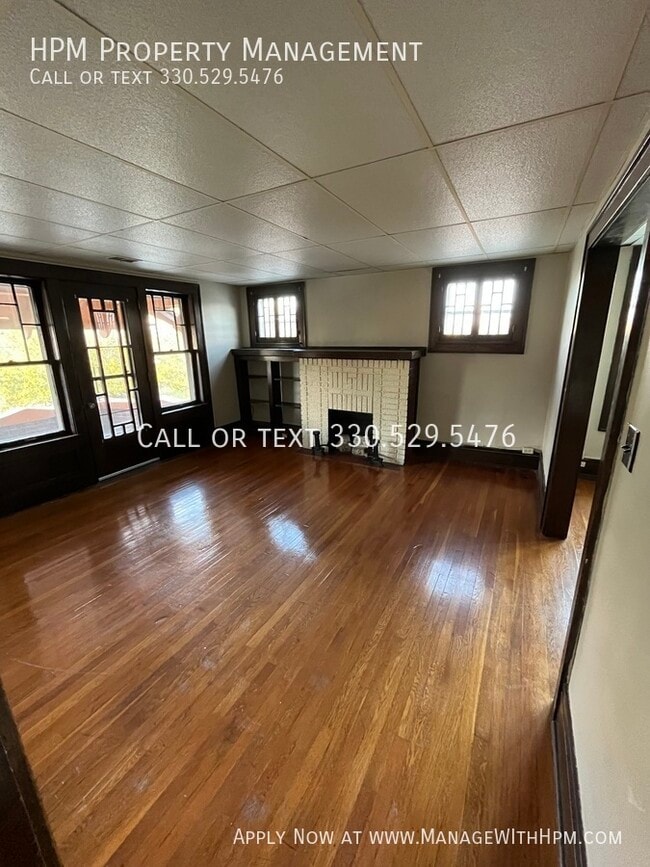 Building Photo - 798 W Market St