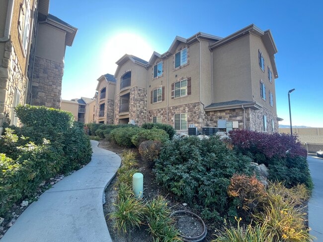 Building Photo - 235 N 1200 W