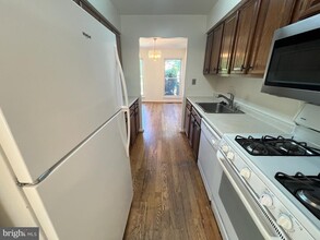 Building Photo - 5566 Burnside Dr