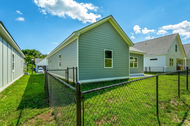 Foto del edificio - Brand new 3 bedroom 2 bath