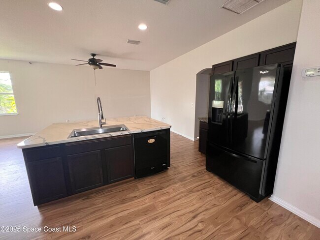 Building Photo - 1458 Deming Dr SE