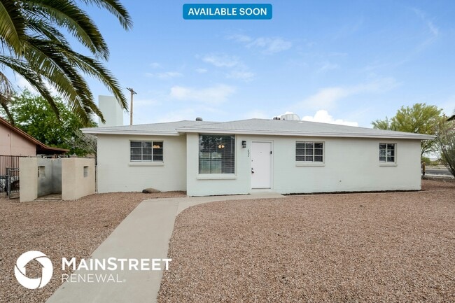 Building Photo - 602 W Calle Medina