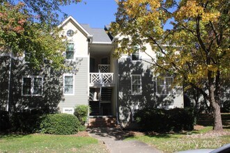 Building Photo - 19839 Henderson Rd