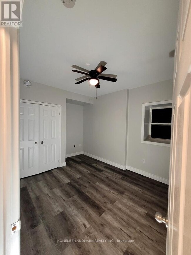 Building Photo - 300 Main St