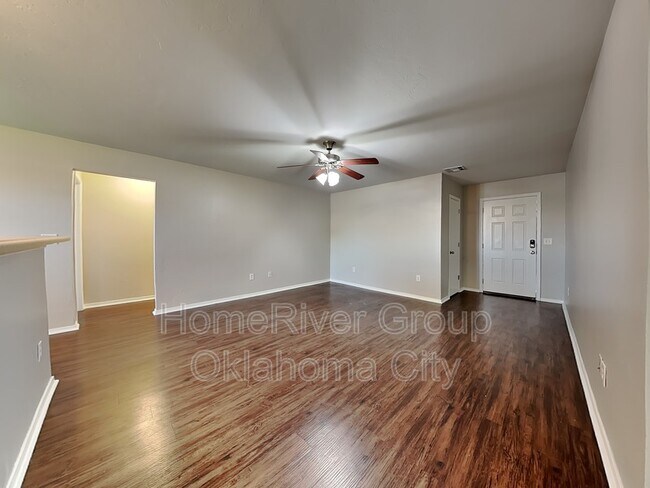Building Photo - 8601 SW 46th Pl